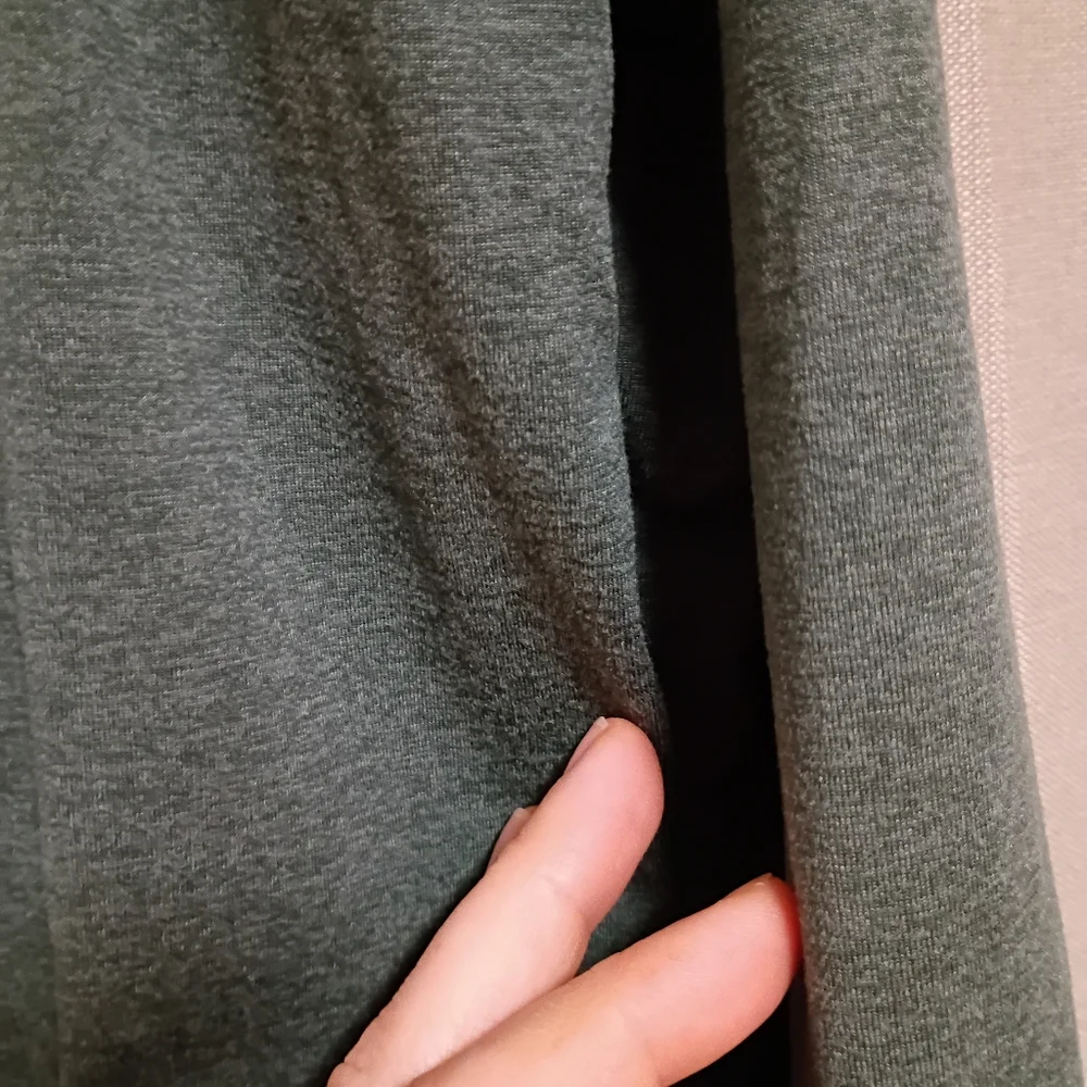 Vuori Halo Essential Cropped Hoodie Large - Picture 5 of 5